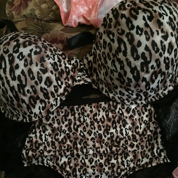 Bra&panty sets. 2/14 buy a set receive a panty. - Picture 6 of 8